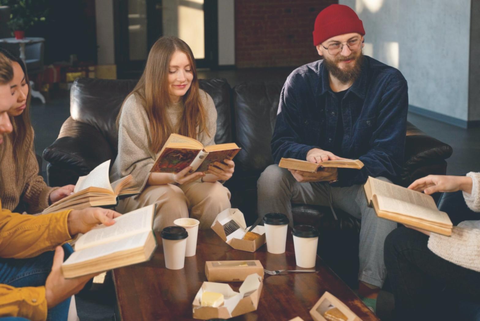 Робоче місце монтажера з професійним обладнанням