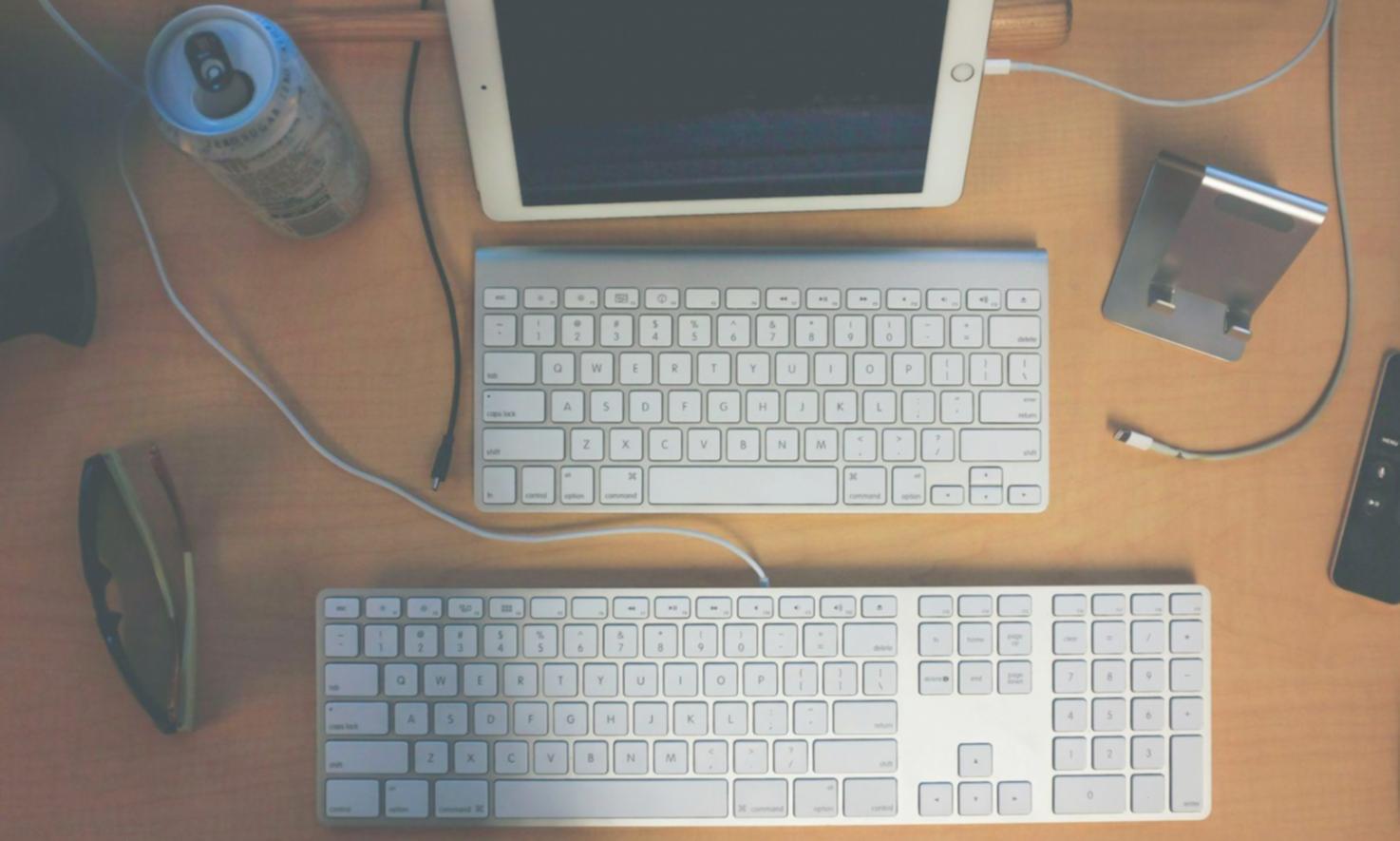 Сучасна студія відеомонтажу з професійним обладнанням